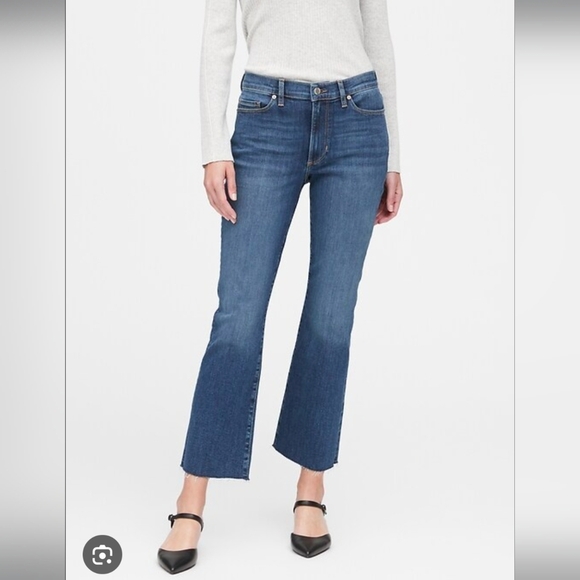 Banana Republic Mid Rise Crop Flare Medium Wash Jeans Size 29 Comfy Casual Denim - Picture 1 of 10